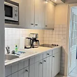 159, Seeseite, Haus Metropol, 7 Etage *